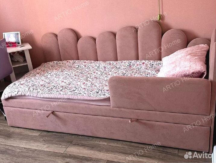 Детская кровать с бортиками