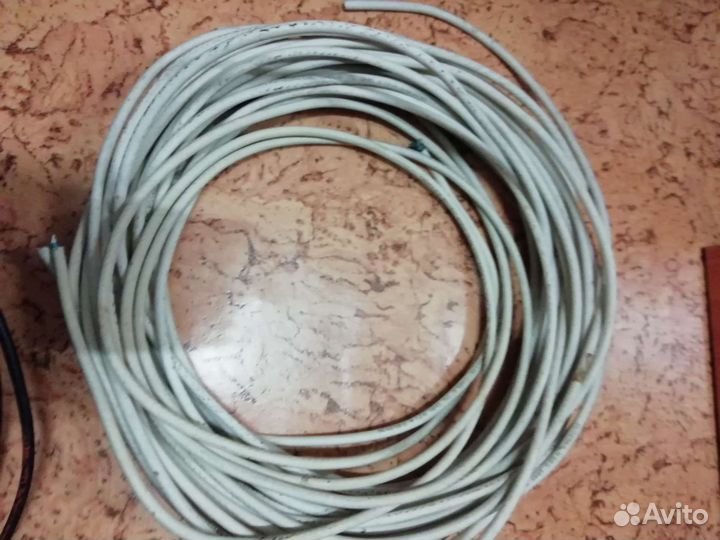 Кабель чёрн. и белого цв. Цена за все рулон вместе
