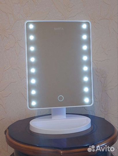 Гримерное зеркало с подсветкой