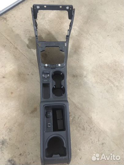 Продаю центральный тоннель для тигуана