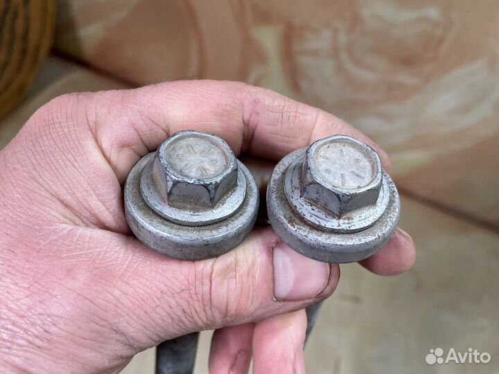 Болт переднего подрамника тойота камри v50 v55