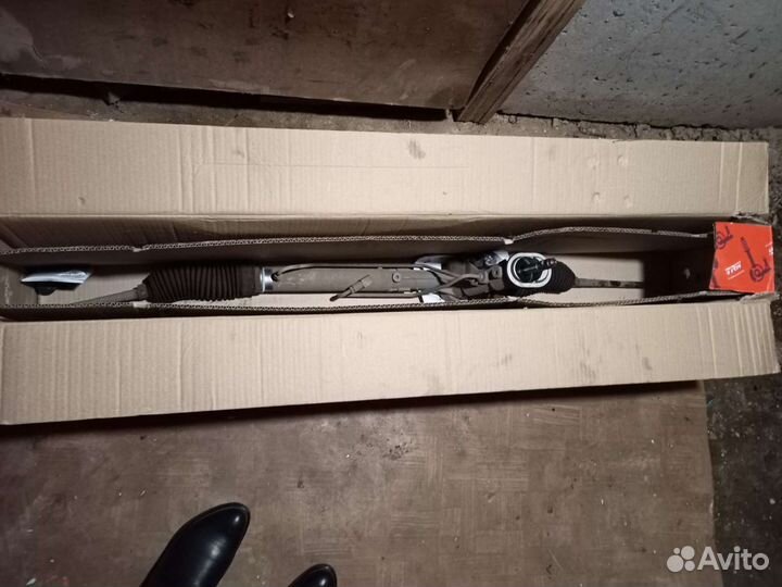 Рулевая рейка skoda rооmster 2011