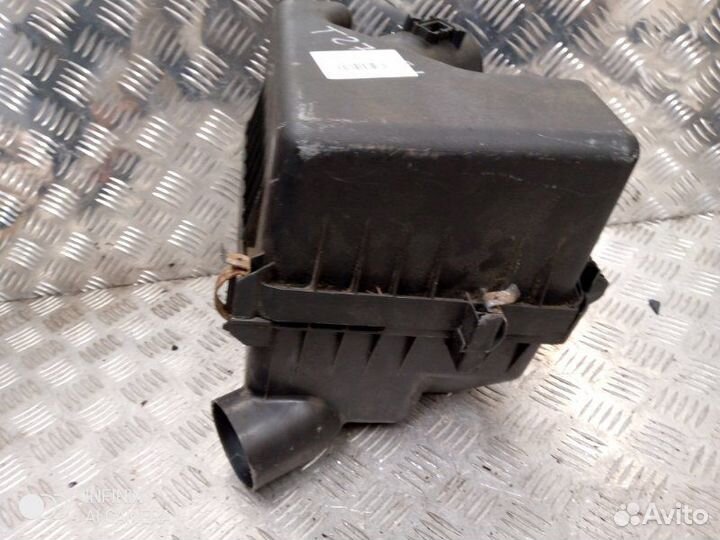 Корпус воздушного фильтра Toyota Rav4 XA30 2AD-FTV