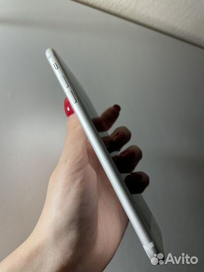 Телефон iPhone 7 plus