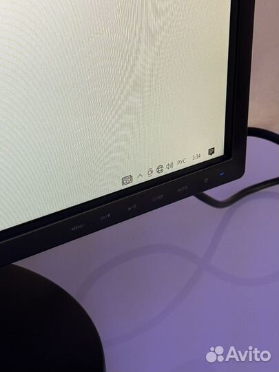 Монитор Samsung SyncMaster 943