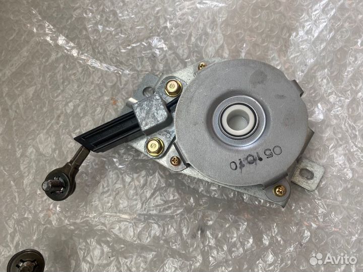 Тросик двери багажника Mitsubishi Outlander CW5W