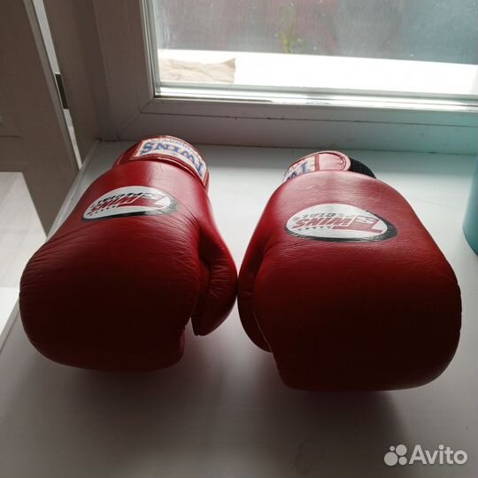 Боксерские перчатки