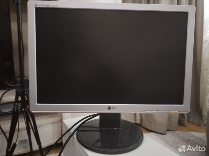 Монитор LG flatron w1942s