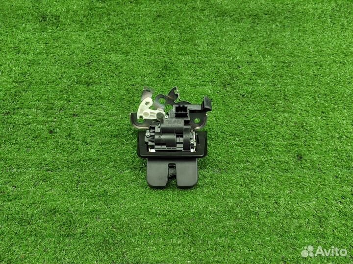 Замок крышки багажника Audi S3 8V A3 8V Q5 8R