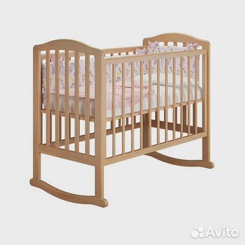 Детская кроватка с маятником