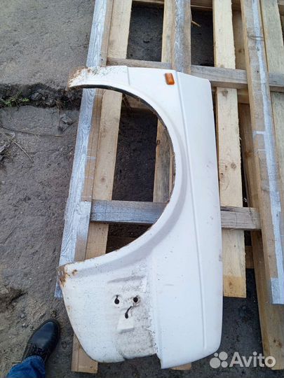 Переднее правое крыло Джетта Гольф2 1987г