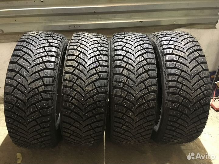 Michelin X-Ice North 4 215/60 R17 122