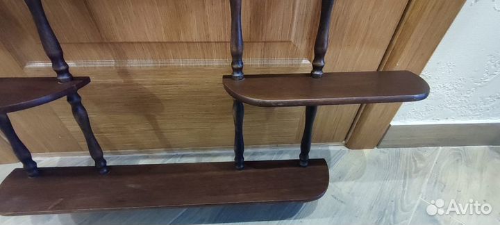 Настенная полочка красное дерево