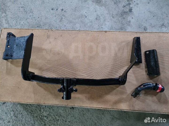 Фаркоп для Mitsubishi Outlander 3 поколение