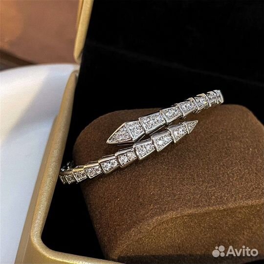 Колье с подвеской