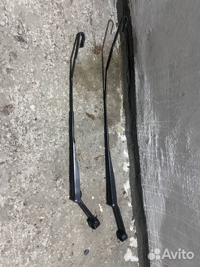 Поводок дворников калина 1