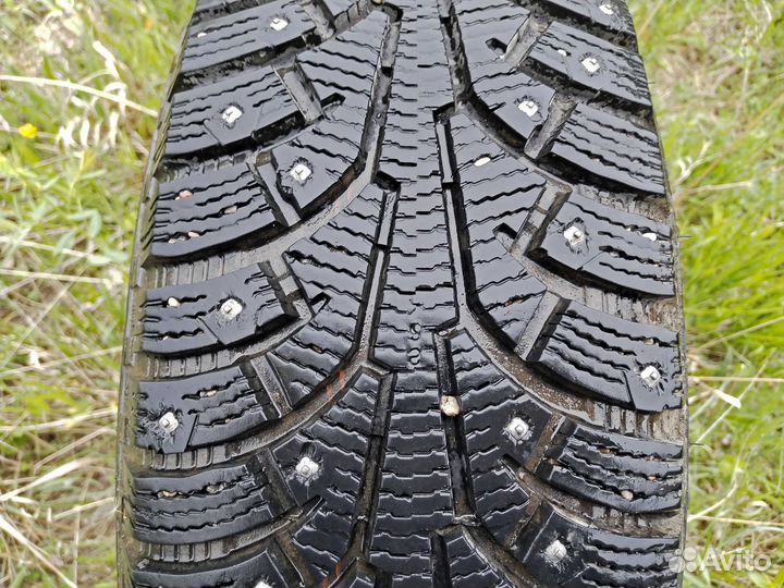 Шиповка Nokian 235/75/R16 на Дисках Land Rover 4шт