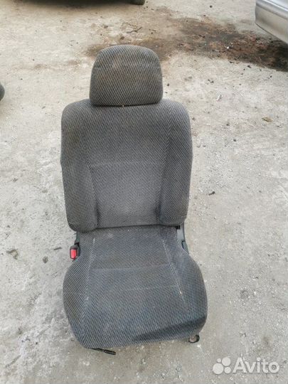 Сиденье переднее левое Honda Civic Ferio D15B 1995
