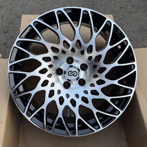 Литые диски Sakura Wheels 181 7.5×R17 5×114.3