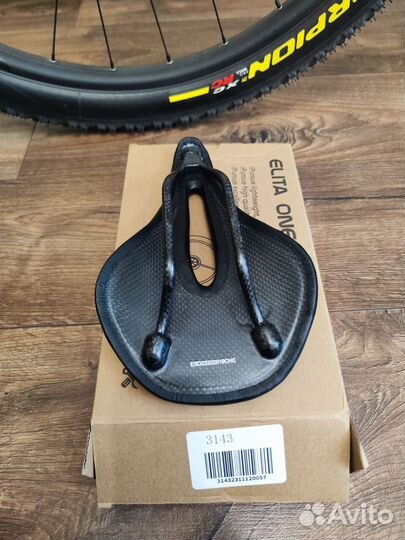 Седло для велосипеда Elita One карбон