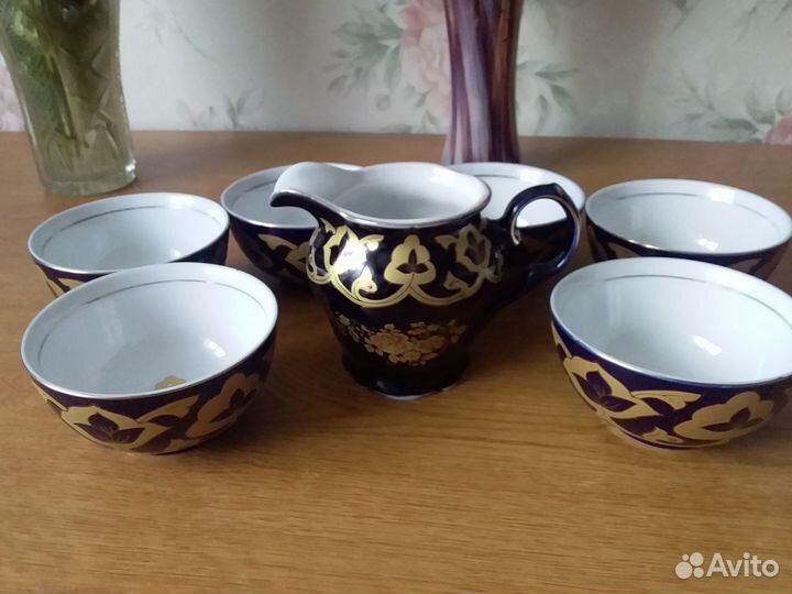 Набор пиал для чая и сливочник