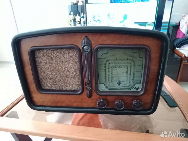 Ламповый радиоприемник СССР VEF М697