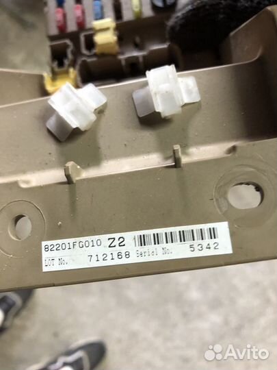 Subaru impreza блок предохранителей в салон