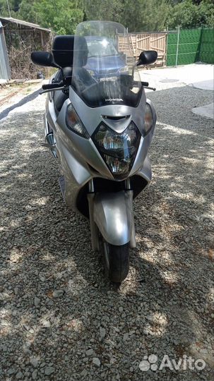 Honda silver Wing 600
