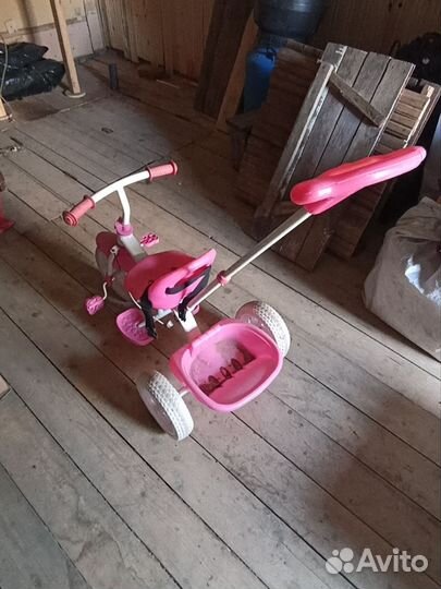 Трехколесный велосипед с родительской ручкой