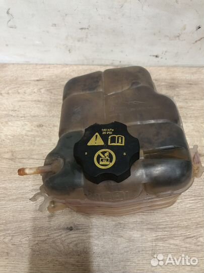 Расширительный бачок Opel Astra j