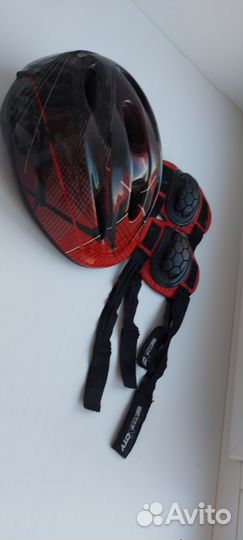 Ролики и шлем защитный для малышей