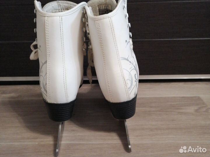 Коньки фигурные женские 39