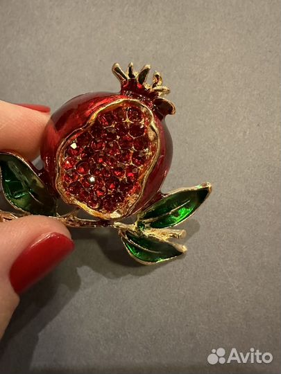 Брошь гранат