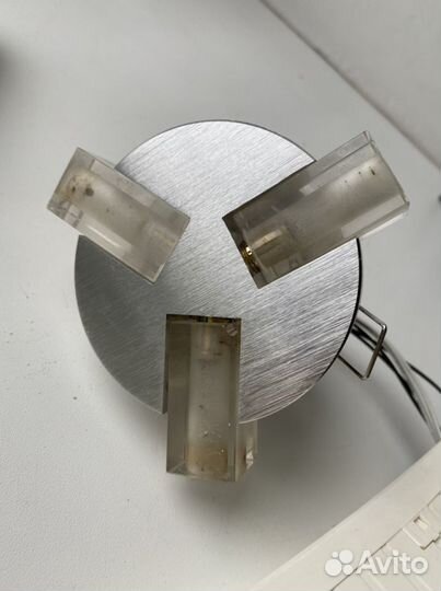 Светильник потолочный встраиваемый на три лампочки