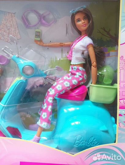 Кукла Barbie на скутере новая