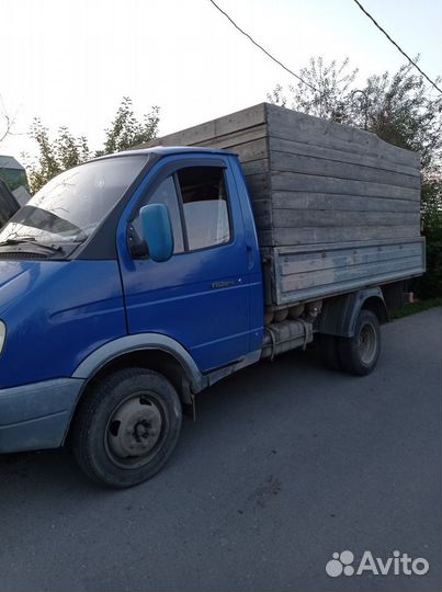 Водитель с личным грузовым автомобилем