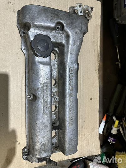 Клапанная крышка mazda 323F BA 1,5