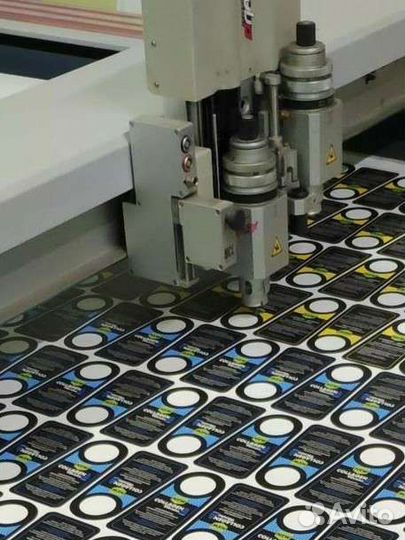 Резка на планшетном плоттере Zund есть Печать HP