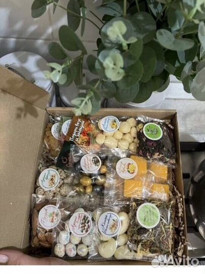 Набор сухофрукты, орехи с чаем