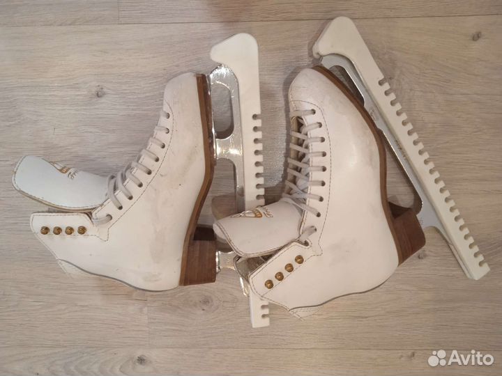 Фигурные коньки Jackson freestyle (стелька22см)