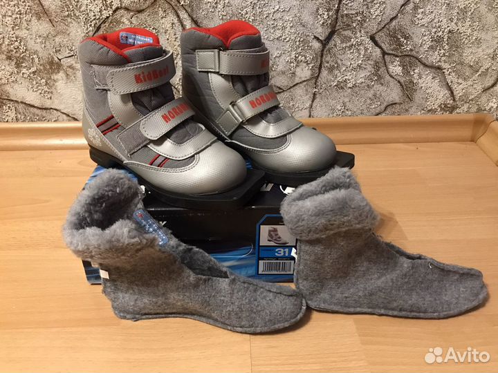 Лыжные ботинки