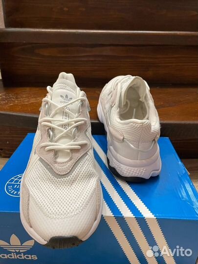 Кроссовки adidas ozweego белые новые