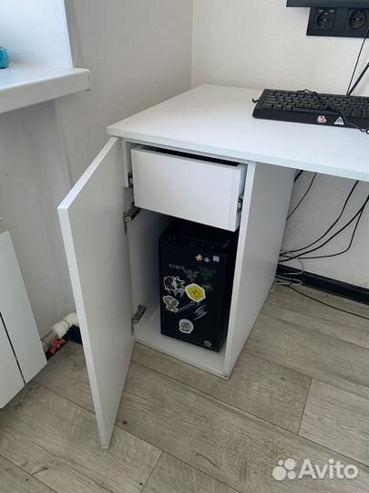 Компьютерный стол