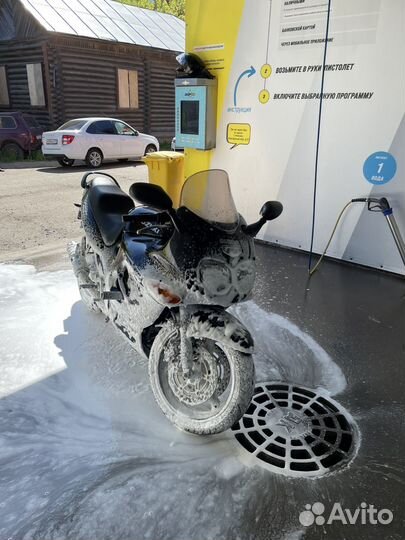 Suzuki GSX 600f