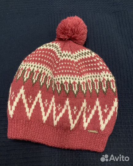 Детские шапки разные, манишки, шарфы, перчатки