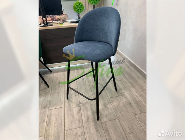 Полубарный стул Лион