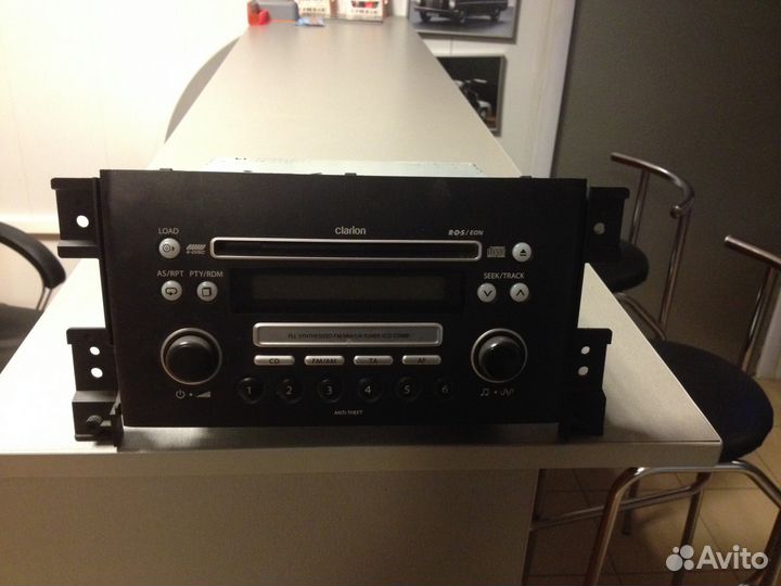 Магнитофон Clarion на Suzuki Grand Vitara