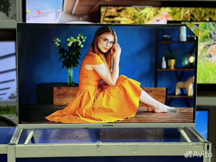 Новый белый телевизор 32