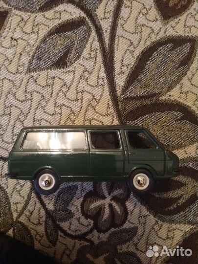 Модель автомобиля раф 2203