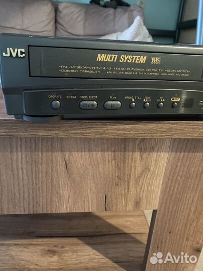 Видеомагнитофон jvc
